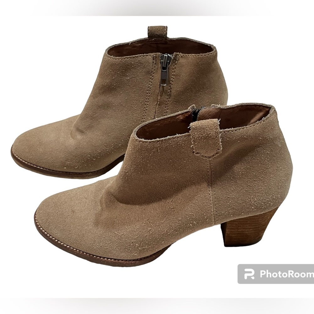 Madewell tan suede stacked heel booties - Size 7.5